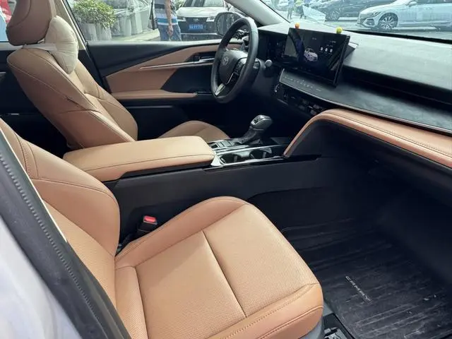 TOYOTA Camry Dual Engine 2.0 HGVP Deluxe Edition