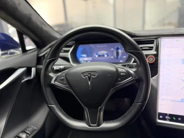 Tesla Model S 75D Standard battery life version