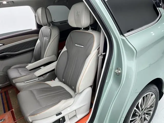 Dongfeng Fengxing Popular yachts 1.5T DCT Wave by Wave version