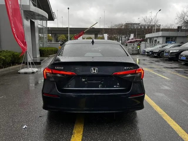 Honda Civic 2.0L e: HEV Pioneer Edition