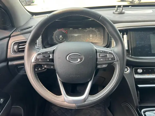 GAC Trumpchi GS8 390T two-wheel drive Luxury Zhilian Commemorative Edition