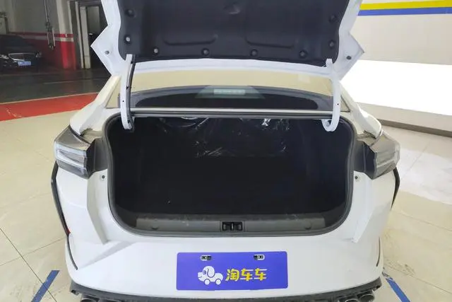 Dongfeng Fengshen Yi Hyun Mach Version 1.5L Automatic Glory Version