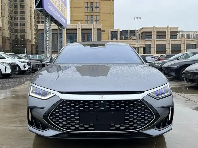 BYD Han DM DM-i Champion Edition 121KM Exclusive Type