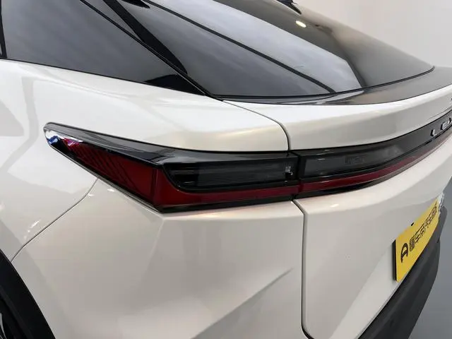 Lexus Lexus RZ 450e DIRECT4 Indulgent Edition