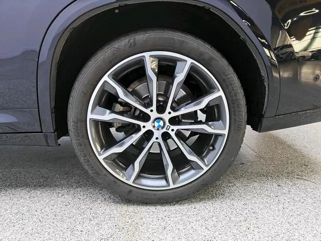 BMW BMW X4 xDrive 25i M sports suit