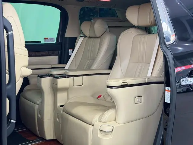 TOYOTA Wilfa Crown Dual Engine 2.5L HV Premium Edition