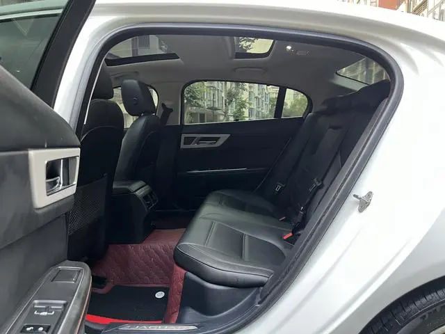 Jaguar Jaguar XEL 2.0T 200PS Premium Edition