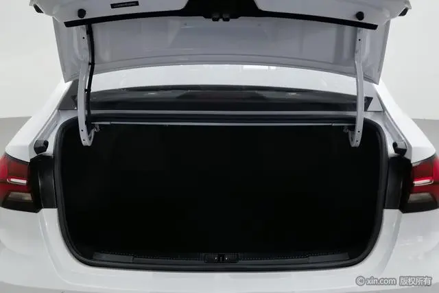 Roewe Roewe i5 Facelift 1.5L CVT Diamond edition