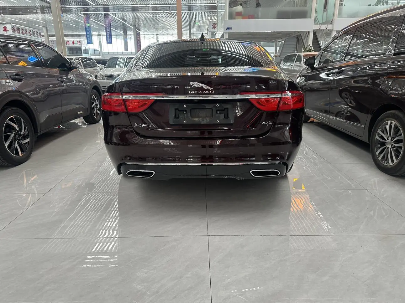 Jaguar Jaguar XFL 2.0T P200 two-wheel drive Fenghua version