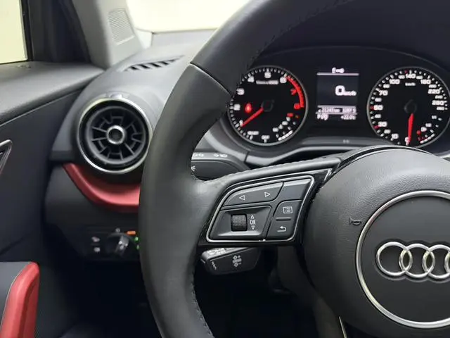 Audi Audi Q2L 35TFSI fashion dynamic country VI