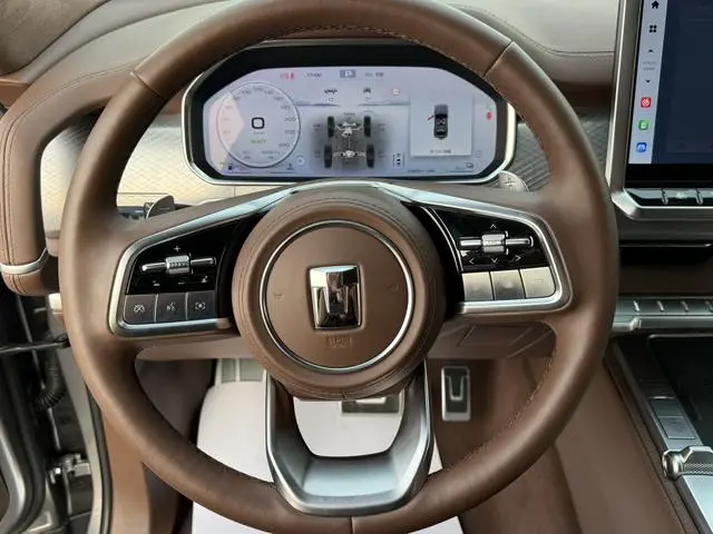 Tank Tank 700 Hi4-T Extreme Edition