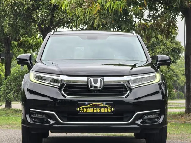 Honda Crown Road 370 TURBO 9AT Premium Edition AWD