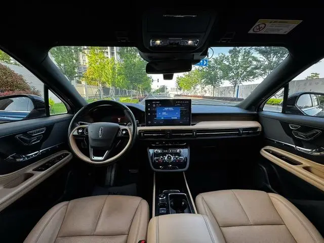 Lincoln Adventurer 2.0T two-wheel drive Zunya edition
