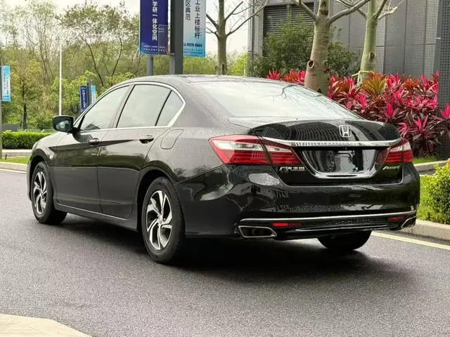 Honda Accord 2.0L Comfort Version