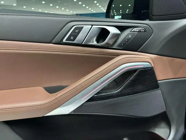 BMW BMW X6 Facelift xDrive30i M sports suit
