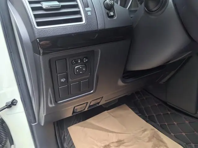TOYOTA Prado 2.7L Automatic Deluxe Edition