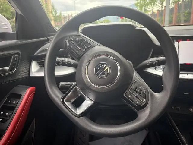MG MG5 180DVVT CVT Youth Deluxe Edition