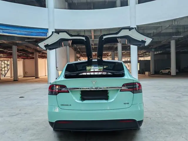 Tesla Model X 90D