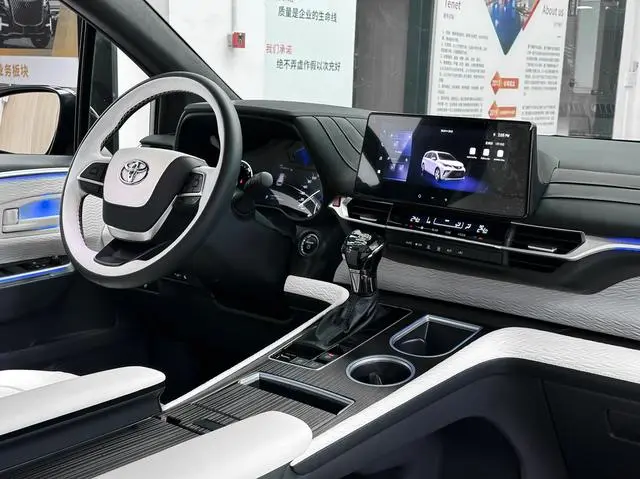 TOYOTA Grevia Smart electric hybrid dual engine 2.5L two-wheel drive comfort version