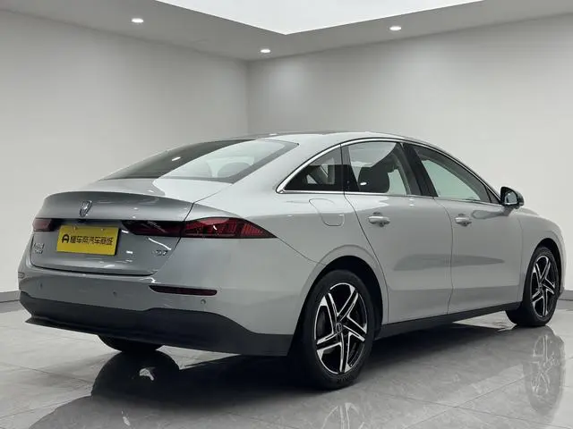 Roewe Roewe D7 DMH 125 Ultimate Edition