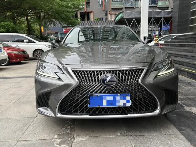 Lexus Lexus LS 500h Executive Edition Country V