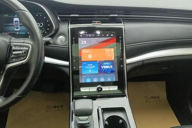 Roewe Roewe RX5 MAX Supreme series 300TGI automatic Smart Cockpit version