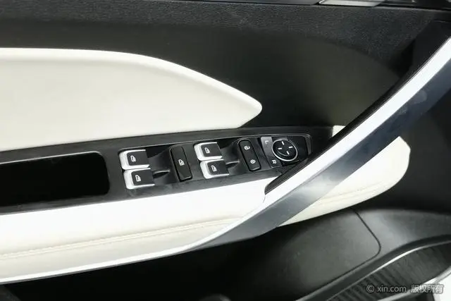 Geely Boyue Boyue X 1.8 TD DCT Smart