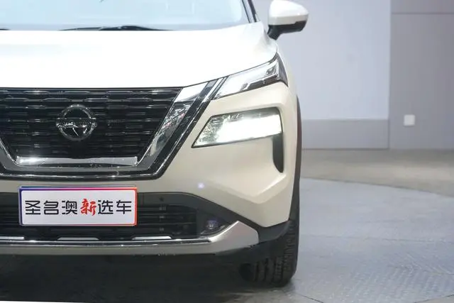 Nissan Qijun VC-Turbo 300 CVT 4WD Deluxe Edition