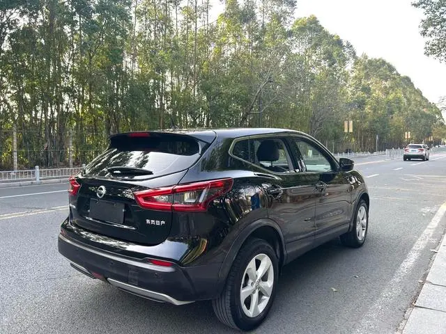Nissan Qashqai 2.0 L XV Smart Edition