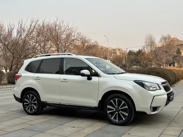 Subaru FORESTER Forester 2.0i Fashion Navigation Version
