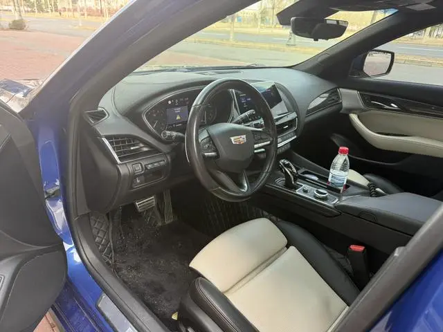Cadillac Cadillac CT5 28T platinum sporty