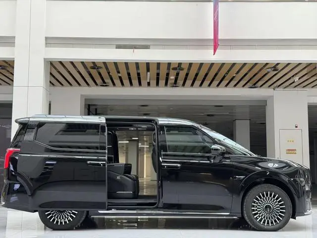 ZEEKR ZEEKR 009 Seven-seater aisle version four-wheel drive 108kWh