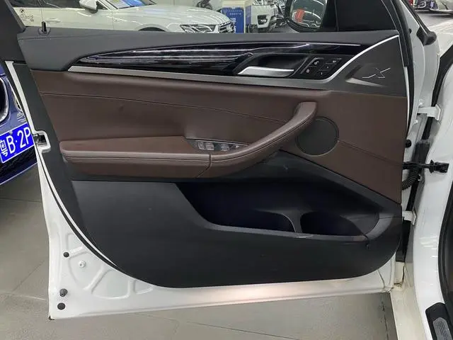 BMW BMW X3 xDrive28i M sports suit country V