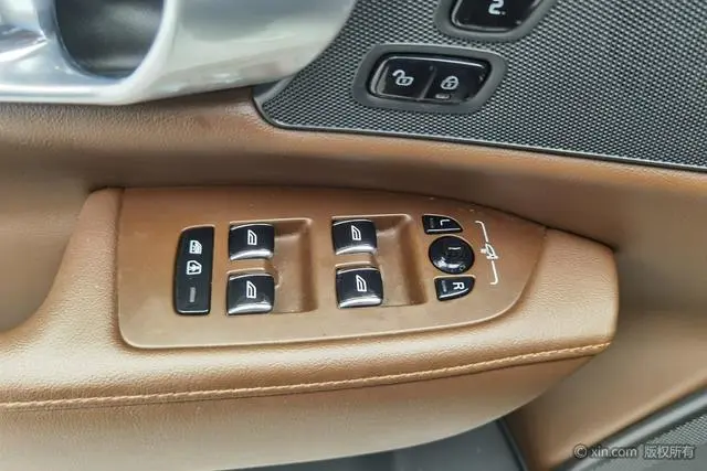 Volvo Volvo S90 PHEV T8 four-wheel drive long battery life Zhiyi Deluxe Edition