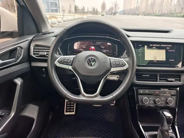 Volkswagen Exploring the shadow 1.5L automatic R-Line