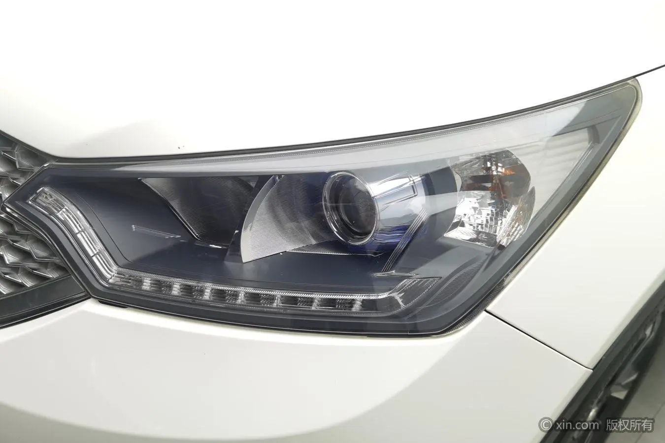 Dongfeng Fengshen Dongfeng Fengshen AX7 2.3L automatic Zhizun type