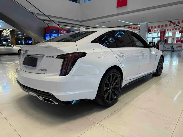 Cadillac Cadillac CT5 28T platinum sporty