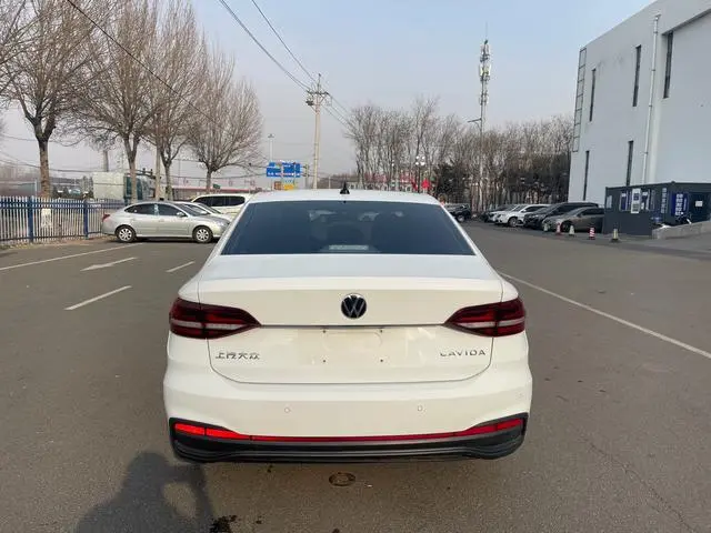 Volkswagen Lavida Facelift 1.5L automatic five million version