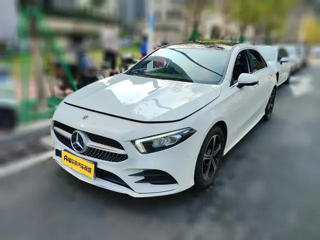 Mercedes-Benz Mercedes-Benz A-class Second facelift A 200 L sports sedan fashion version