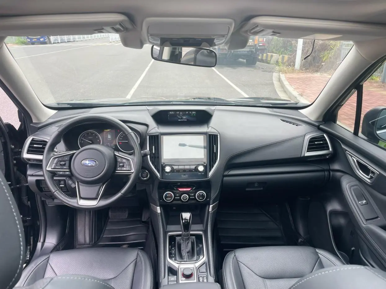 Subaru FORESTER Forester 2.0i Deluxe Edition EyeSight