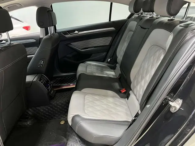 Volkswagen Magotan 2 million commemorative edition 330TSI DSG leading model