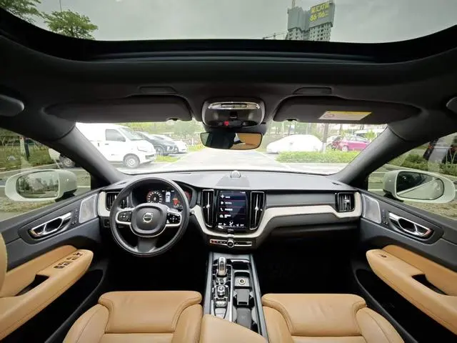 Volvo Volvo XC60 PHEV T8 E-drive Hybrid Zhizun Deluxe Edition Country V