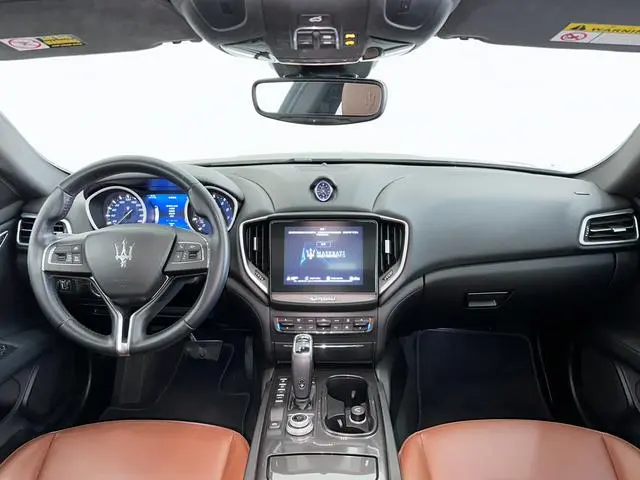 Maserati Ghibli 3.0T 350Hp standard version Country V