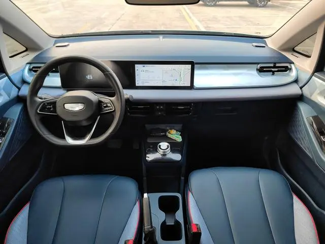 Geometry Geely Geometry E Firefly 320KM well-behaved tiger