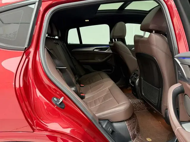 BMW BMW X4 xDrive25i M Sports Yao Ye Suit