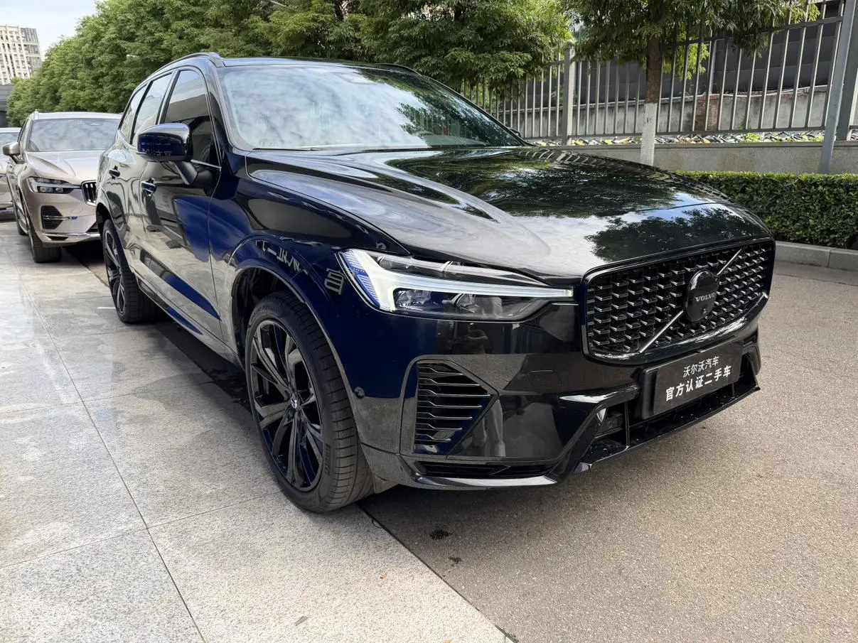 Volvo Volvo XC60 PHEV T8 four-wheel drive long battery life Zhiyuan Extreme night black version