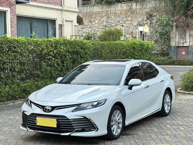 TOYOTA Camry 2.0G Deluxe Edition