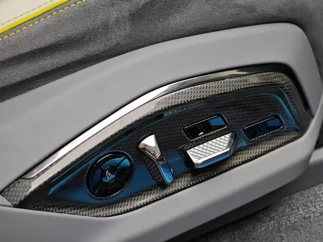 Lotus Eletre Eletre R+