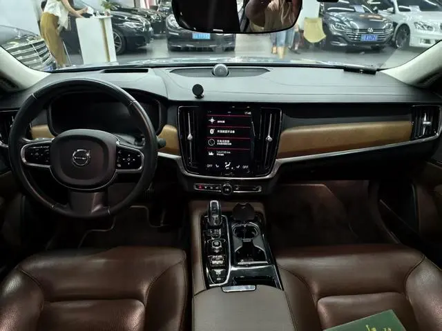 Volvo Volvo S90 PHEV T8 E-drive hybrid Zhiya Edition Country VI