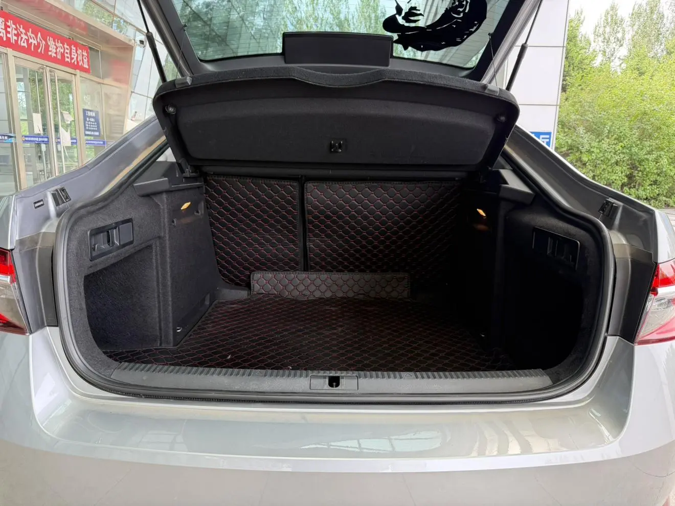 Skoda Speed pie Facelifted ZI330 DSG Comfort Edition